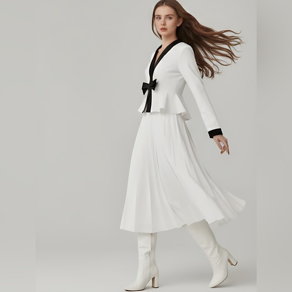 Peplum Waist Pleated Hem Dress - Picture 4 of 5